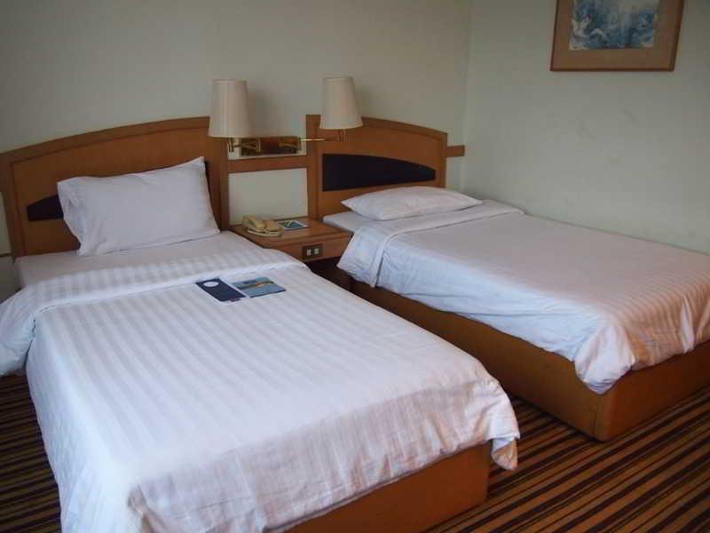 Chon Inter Hotel Chonburi Exterior foto